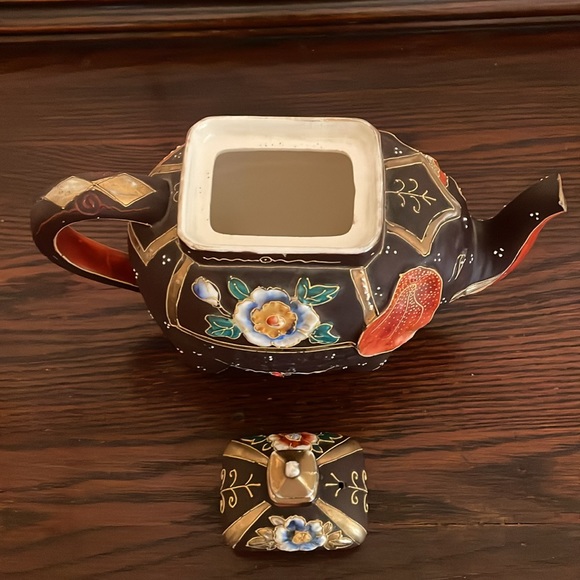 Vintage Guilded Elephant Tea Pot - Picture 5 of 9